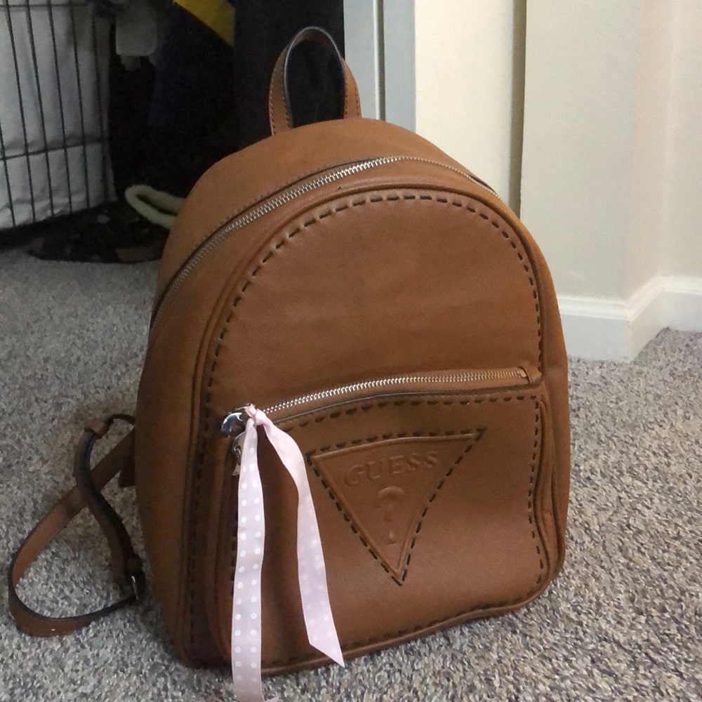 GUESS mini backpack 🎒